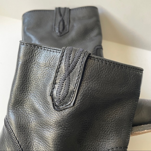 Frye Mustang Black Leather Top Stitch Pull-On Ankle Short Heel Boot Almond Toe - Picture 6 of 9